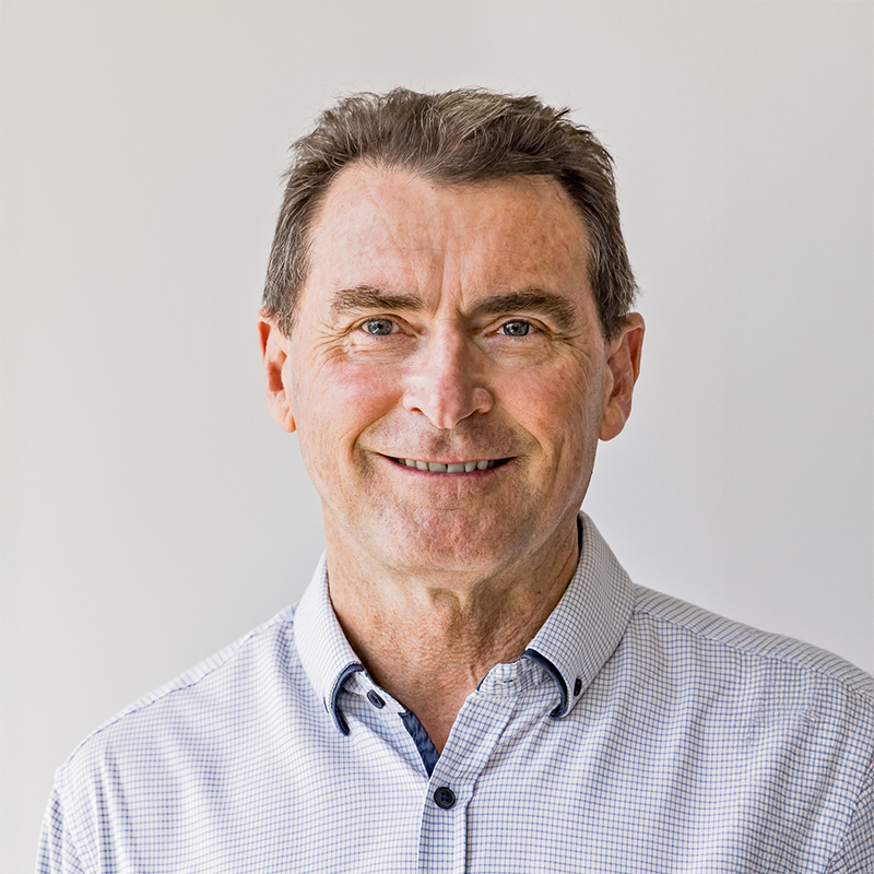 Brett Holmes